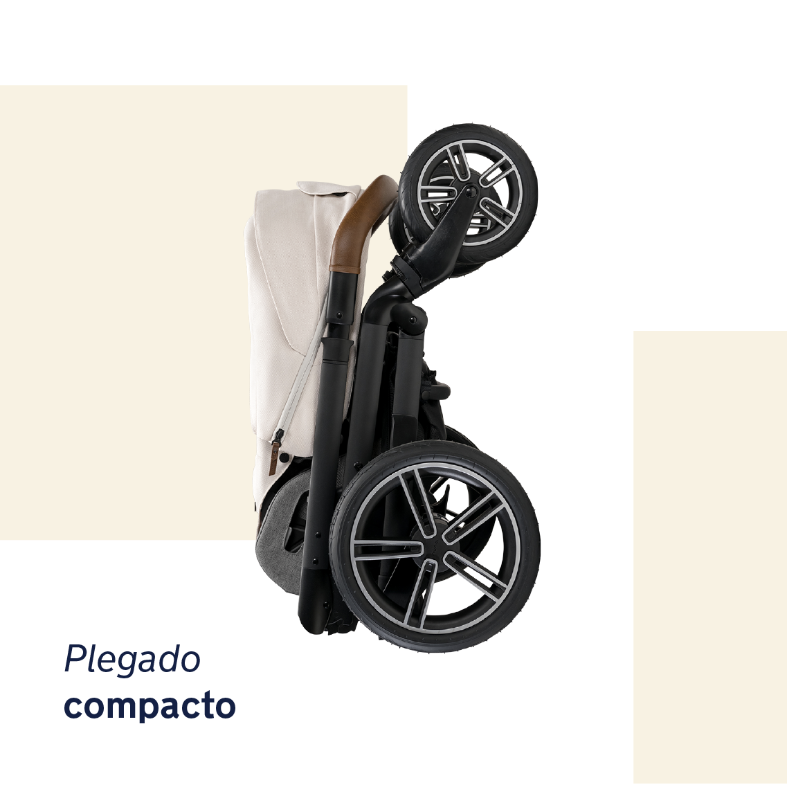 O carrinho Nuna MIXX NEXT dobrado de forma compacta, em pé, destacando as rodas pretas e prateadas.