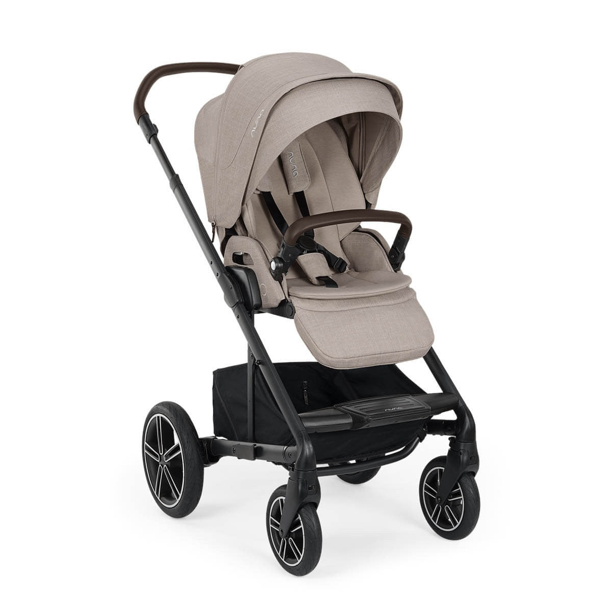 Carrinho de passeio Nuna MIXX NEXT Chateau, vista de três quartos com o assento virado para a frente.
