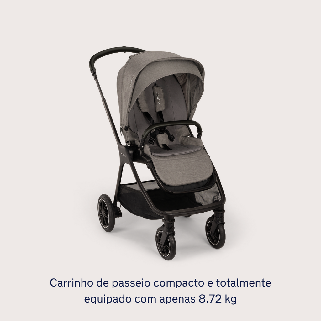 Carrinho de passeio Nuna TRIV NEXT cinzento, totalmente equipado, isolado sobre fundo claro, destacando o peso leve de 8,72 kg.