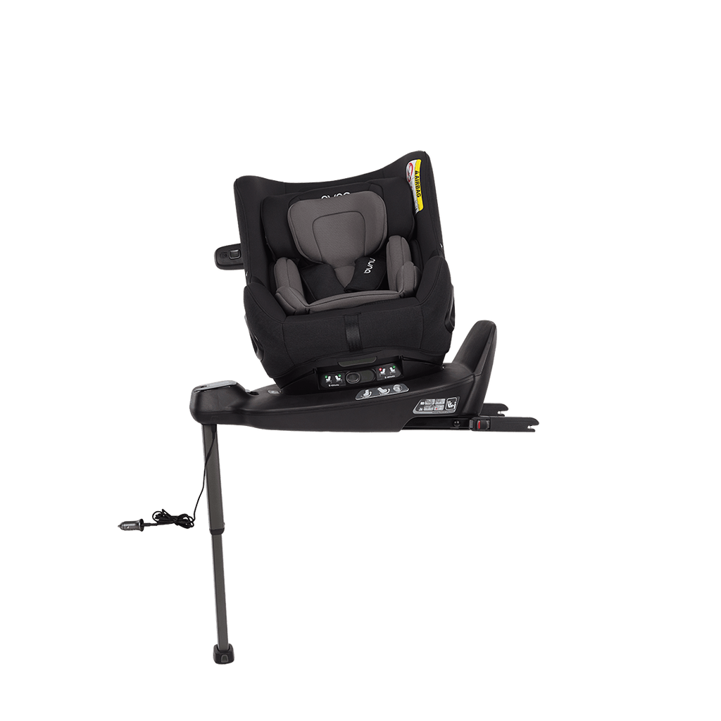 Cadeira auto Nuna RELX wind em Caviar, vista de frente e de perfil