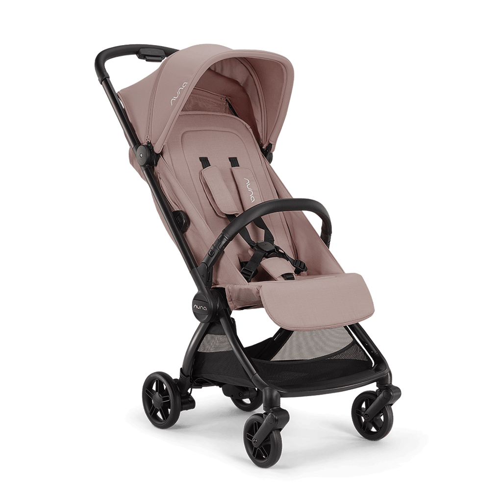 Carrinho de passeio Nuna VIAA cabn na cor Calla, vista em ângulo