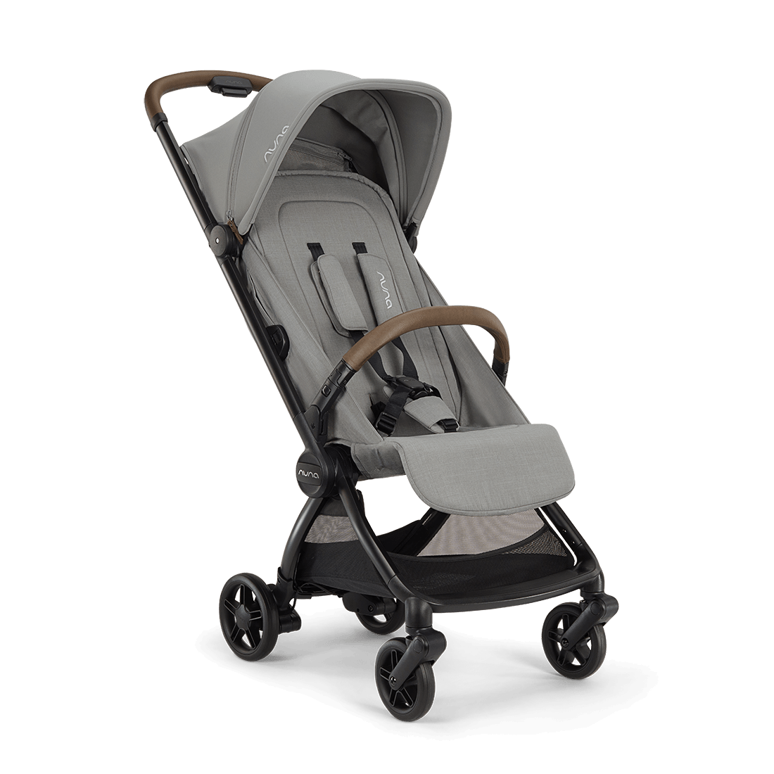 Carrinho de passeio Nuna VIAA cabn na cor Seasalt, vista em ângulo