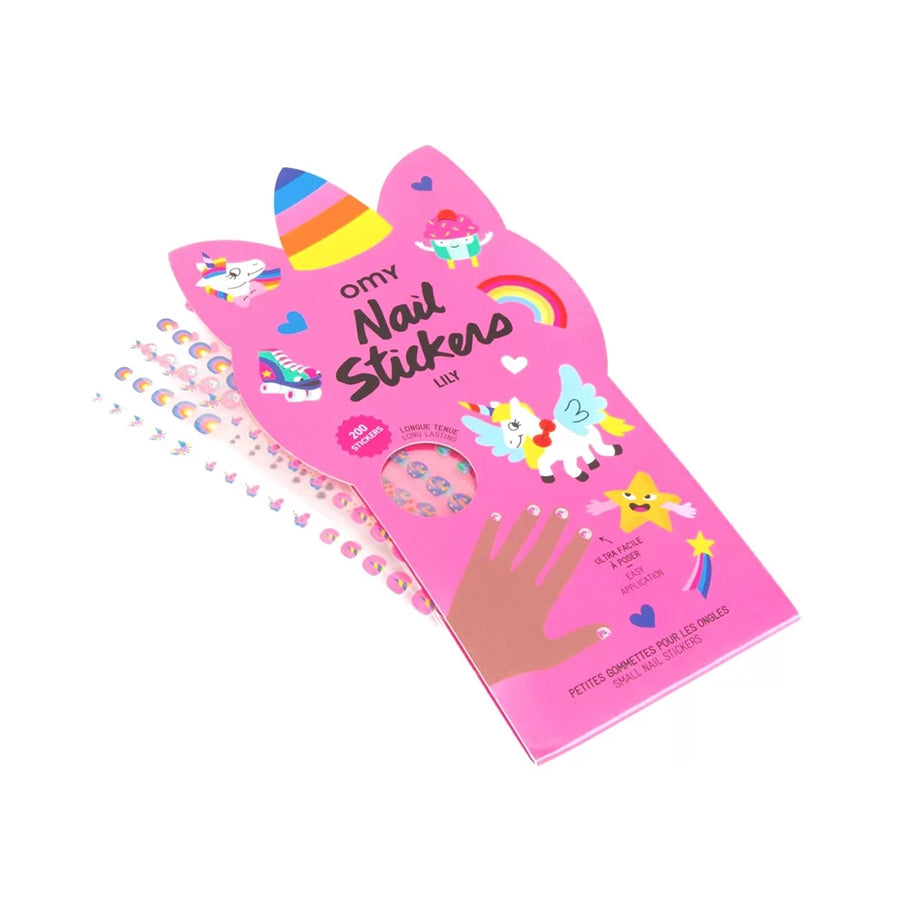 Close-up da folha de autocolantes OMY, exibindo a variedade de 200 designs de caras de animais para unhas.