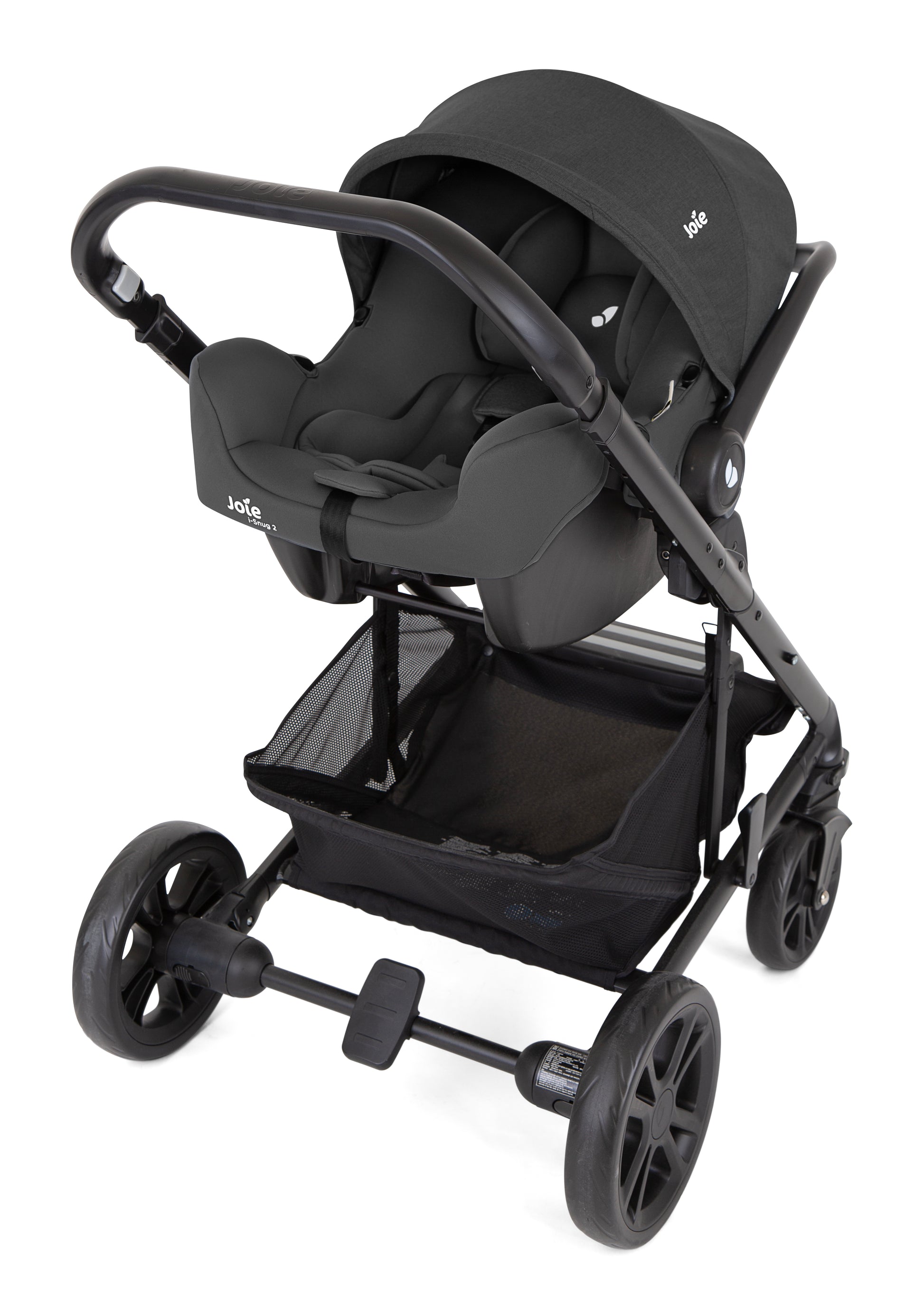 Ovo Joie i-Snug 2 (cadeira auto bebé) instalado no chassis do carrinho Joie Chrome, vista angular.