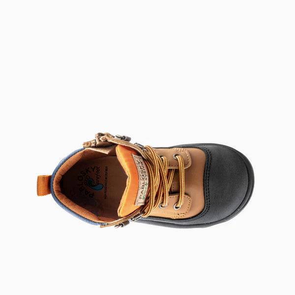 Vista superior da bota Pablosky Barefoot Nobuck Tech Cognac, mostrando a abertura e palmilha.