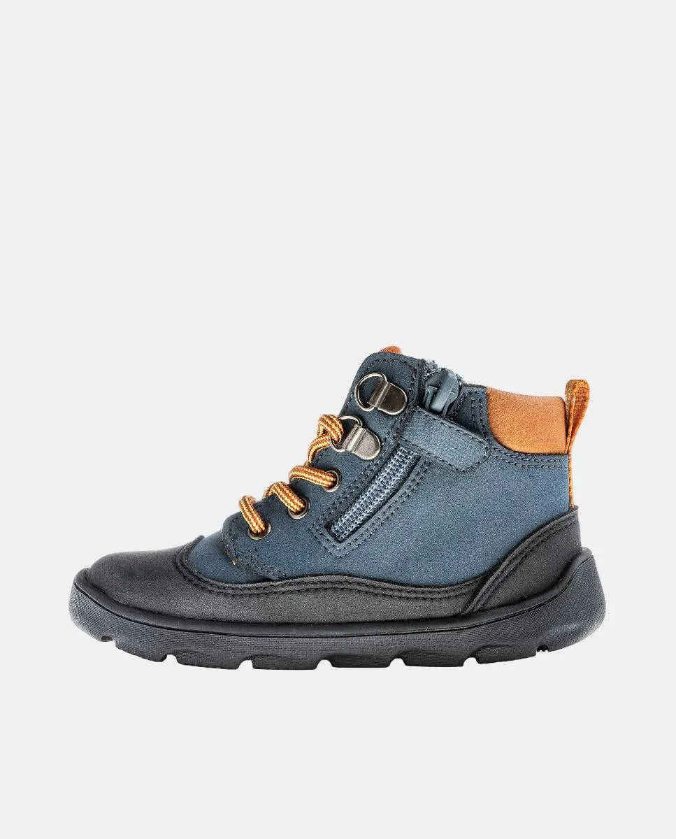 Bota Pablosky Barefoot Nobuck Tech Jeans, vista lateral com fecho éclair para calçar fácil.