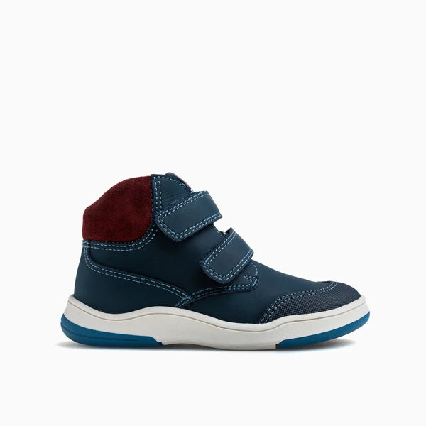Bota barefoot Pablosky Adam em azul marinho com fecho aderente para crianca