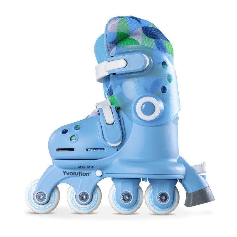 Patim infantil Yvolution Twista azul, visto de lado, com as rodas traseiras dispostas em paralelo para maior estabilidade, destacando o fecho e o design ergonómico.