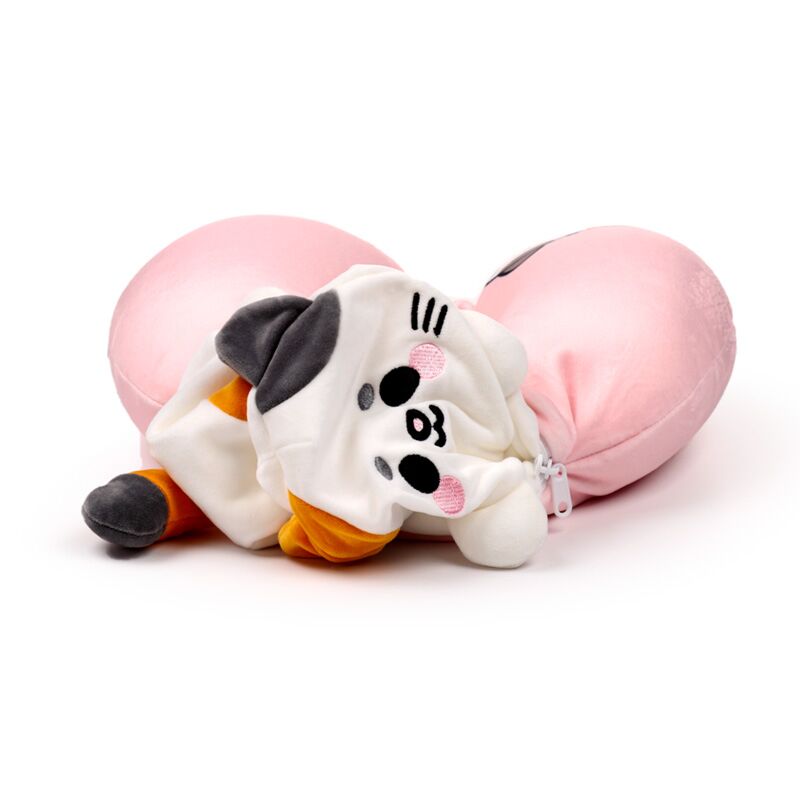 Almofada de viagem Swapseazzz Adoramals Gato da Puckator, mostrando o peluche a ser guardado na almofada de pescoço, demonstrando a funcionalidade 2 em 1.