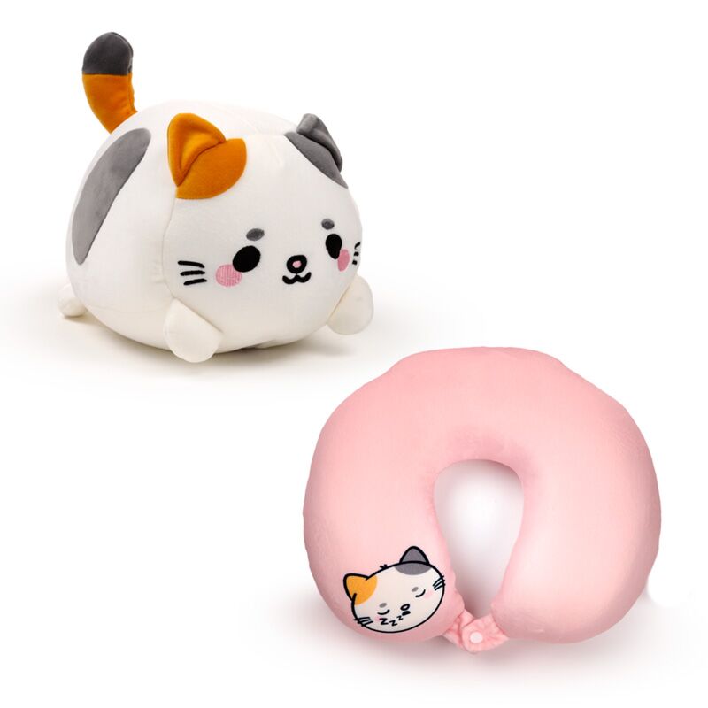 Almofada de viagem e peluche 2 em 1 Swapseazzz Adoramals Gato da Puckator. Mostra o peluche e a almofada de pescoço rosa separadamente, ambos com um design de gato tricolor.