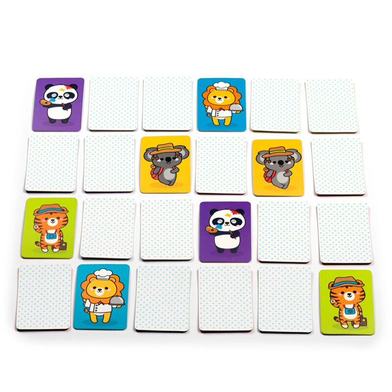 As cartas do jogo de memória Adoramals Selvagem dispostas para jogar, mostrando o desafio de encontrar os pares.