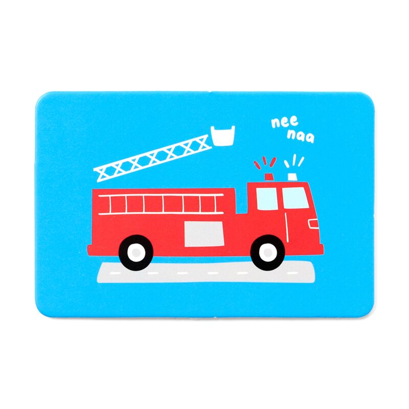 Carta de memória infantil Puckator Little Motors com um camião de bombeiros vermelho num fundo azul, com som "nee naa".