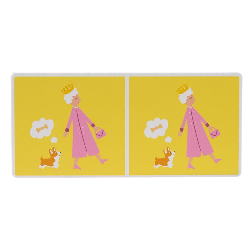Duas peças de dominó lado a lado, com ilustração de uma figura real de cor-de-rosa a passear com um cão Corgi sobre fundo amarelo.