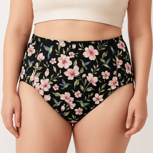 Cueca impermeável para adulto Pupus com padrão Hummingbirds de beija-flores e flores rosas sobre fundo preto.