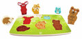 Puzzle de madeira da Hape com peças de animais da floresta e texturas sensoriais para crianças.