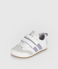 Sapatilha Blanditos Milan Blanco com riscas Lilás - vista lateral. Calçado Barefoot infantil respeitador, biqueira larga e flexível. Calçado Respeitador.