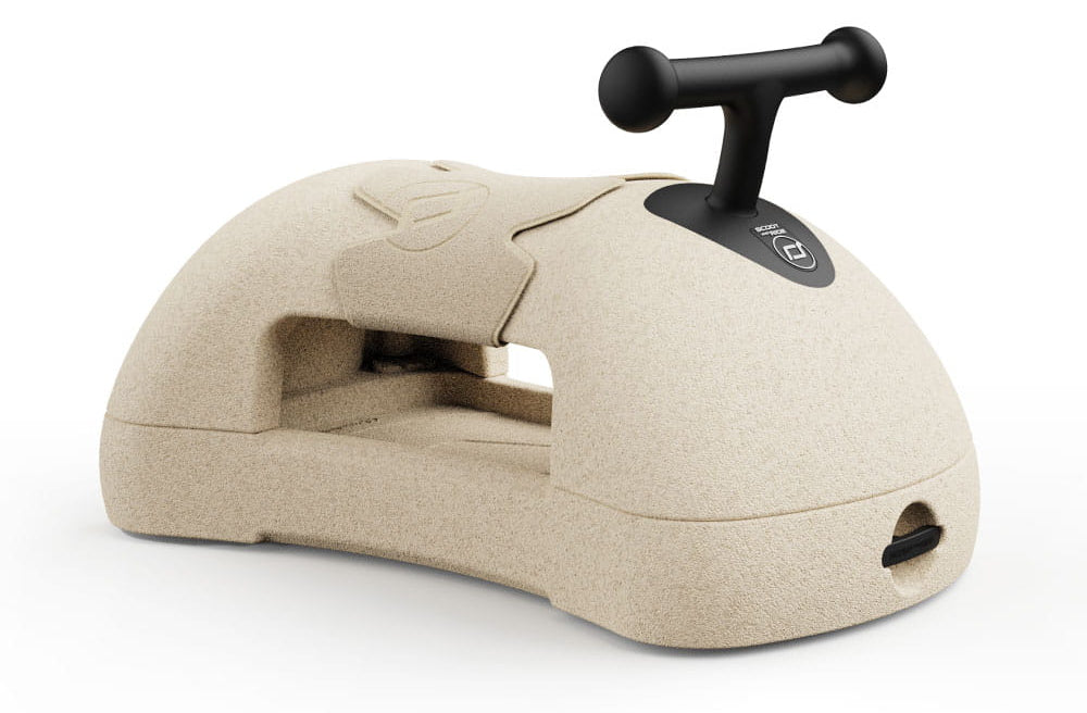 Scoot & Ride My First Ride 3 em 1, prancha de rolar em espuma EPP bege, vista lateral com guiador preto.