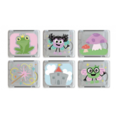 Visualização de todos os seis designs dos cubos de luz GloPals lado a lado, incluindo o sapo, a fada, o cogumelo, a varinha mágica, o castelo e a criatura de óculos.