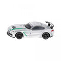 Miniatura SIKU em metal do Mercedes-AMG GT4 de corrida, cor prateada com faixas verdes e o número 4.