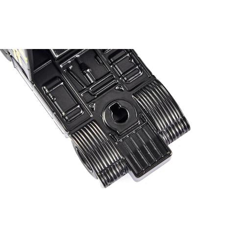 Detalhe da zona de engate (quinta roda) e eixos traseiros da miniatura SIKU Volvo FH16, em metal preto.