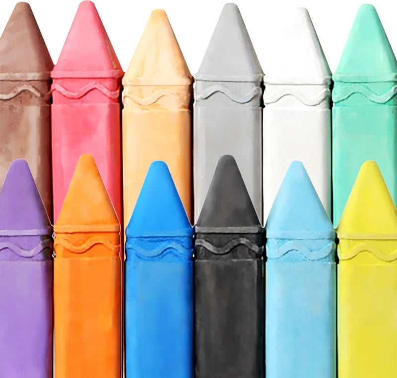 Caixa de 12 gizes de rua "small foot" em formato de lápis, com cores vibrantes, pronta para uso exterior.