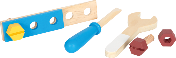 Detalhe em close-up das ferramentas de madeira: chave de fendas azul, chave inglesa e parafusos com porcas coloridas, destacando as cores e texturas.