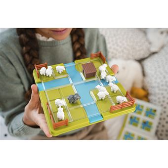 Detalhe do tabuleiro do jogo Smartgames Counting Sheep com as ovelhas e os componentes.