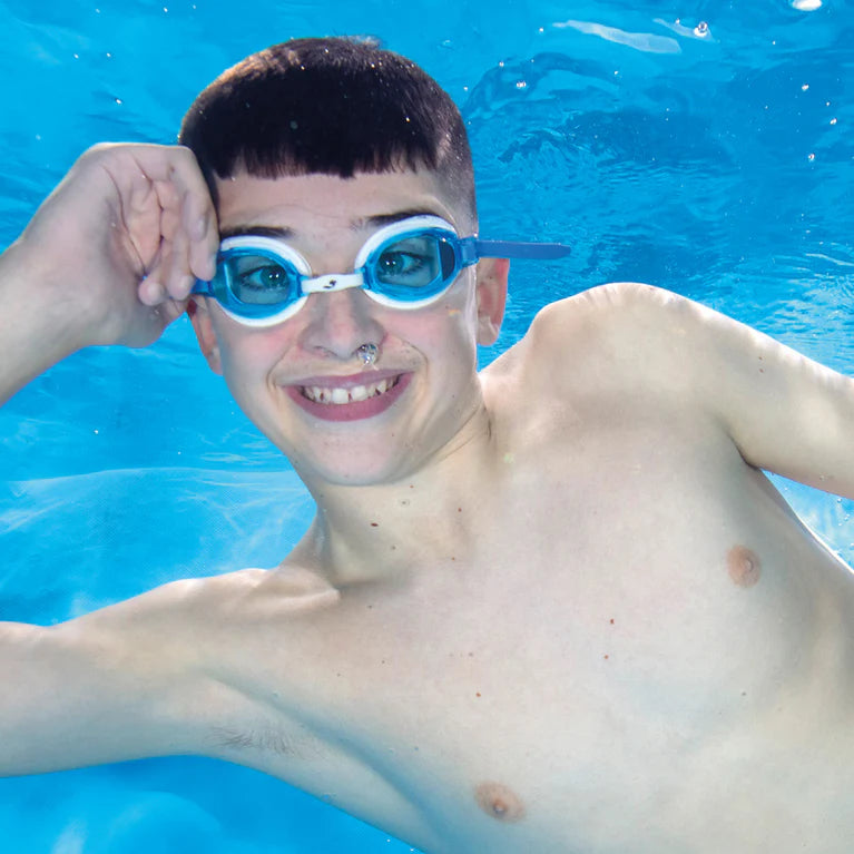 Óculos de natação Splash About para adulto, modelo Koi, cor azul-marinho, com armação macia e lentes anti-reflexo.