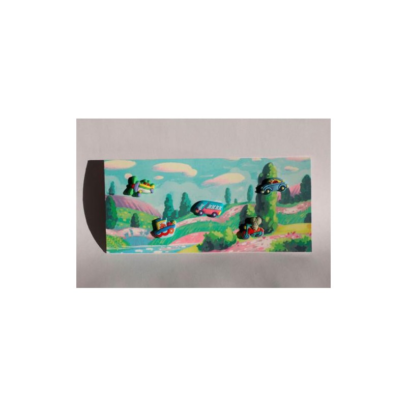 Visão geral dos acessórios "Summies" de veículos em relevo sobre o cartão de exposição com cenário campestre.