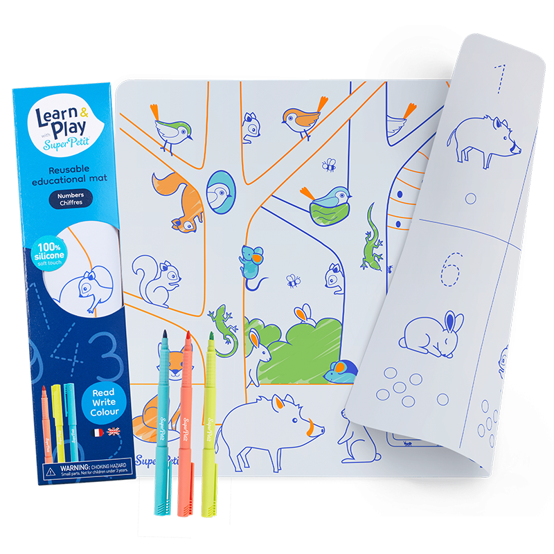 Imagem de produto do Kit de pintar em silicone SuperPetit Learn & Play com o tapete desdobrado, 4 marcadores coloridos e embalagem.