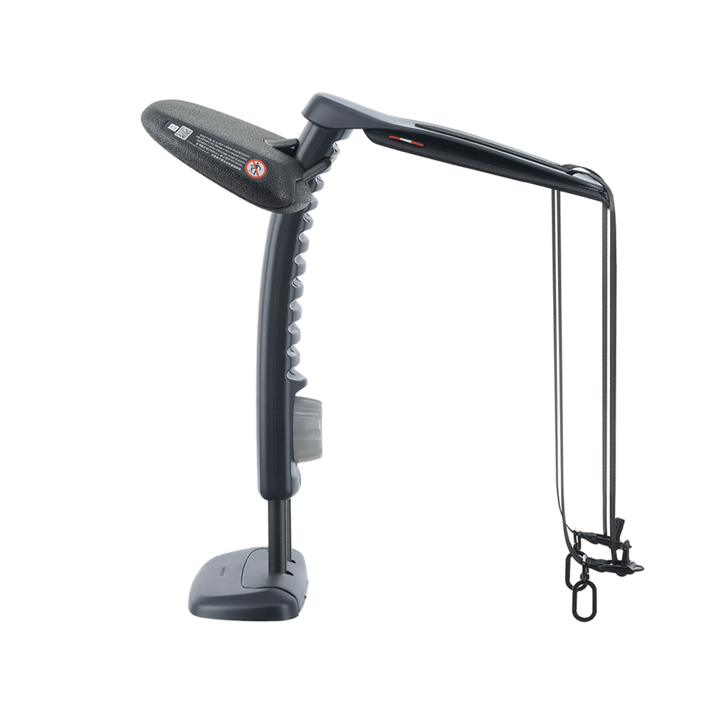 Apoio universal Swandoo para pés de criança em assento elevatório, isolado, mostrando a estrutura ajustável e as alças de fixação.