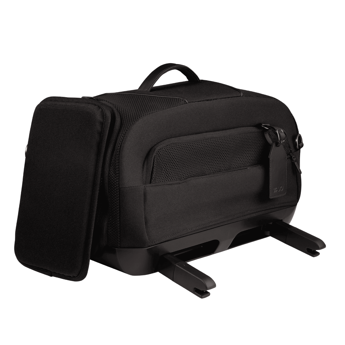 Vista lateral da transportadora TAVO Dupree preta, mostrando os fechos ISOFIX de aço estendidos na base para instalação em carro.