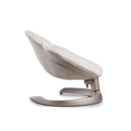 TAVO Shell na cor Latte, perfil lateral, mostrando o design de cama elevada e espreguiçadeira de balanço para animais.