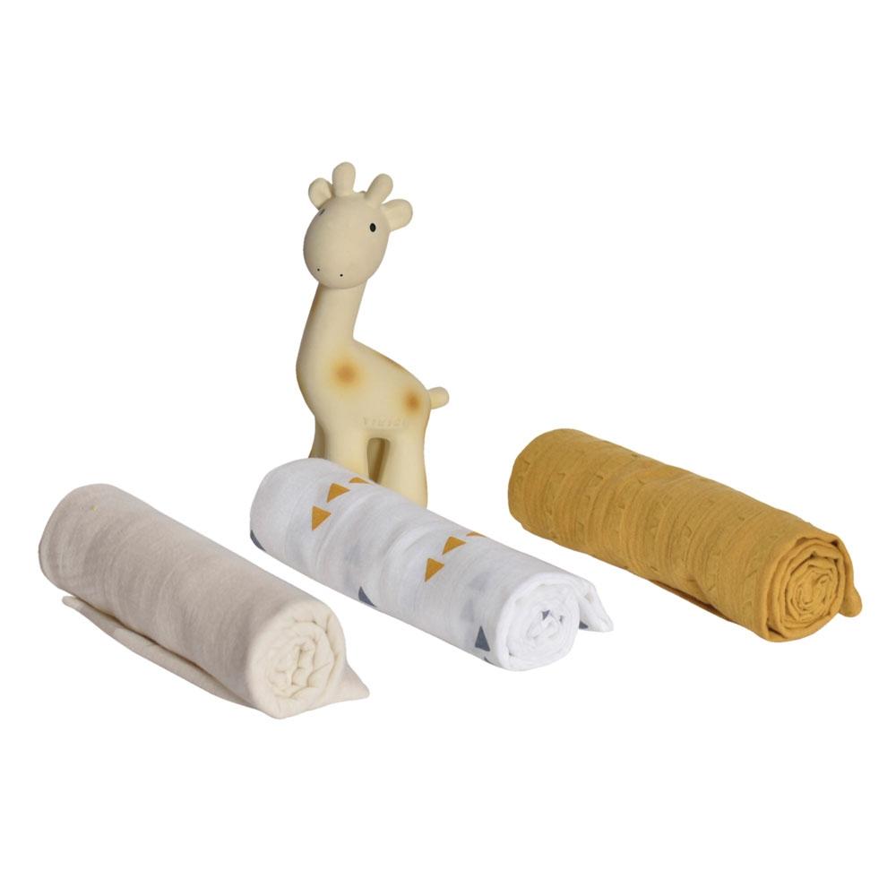 Conjunto de oferta Tikiri Safari com mordedor de girafa e três muselinas em caixa de cartão com janela.