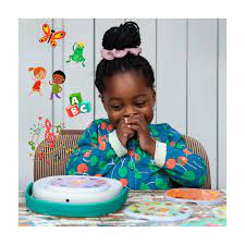 Leitor de áudio Timio branco e azul com o disco "Animais Selvagens" colocado, mostrando o sistema interativo para crianças.