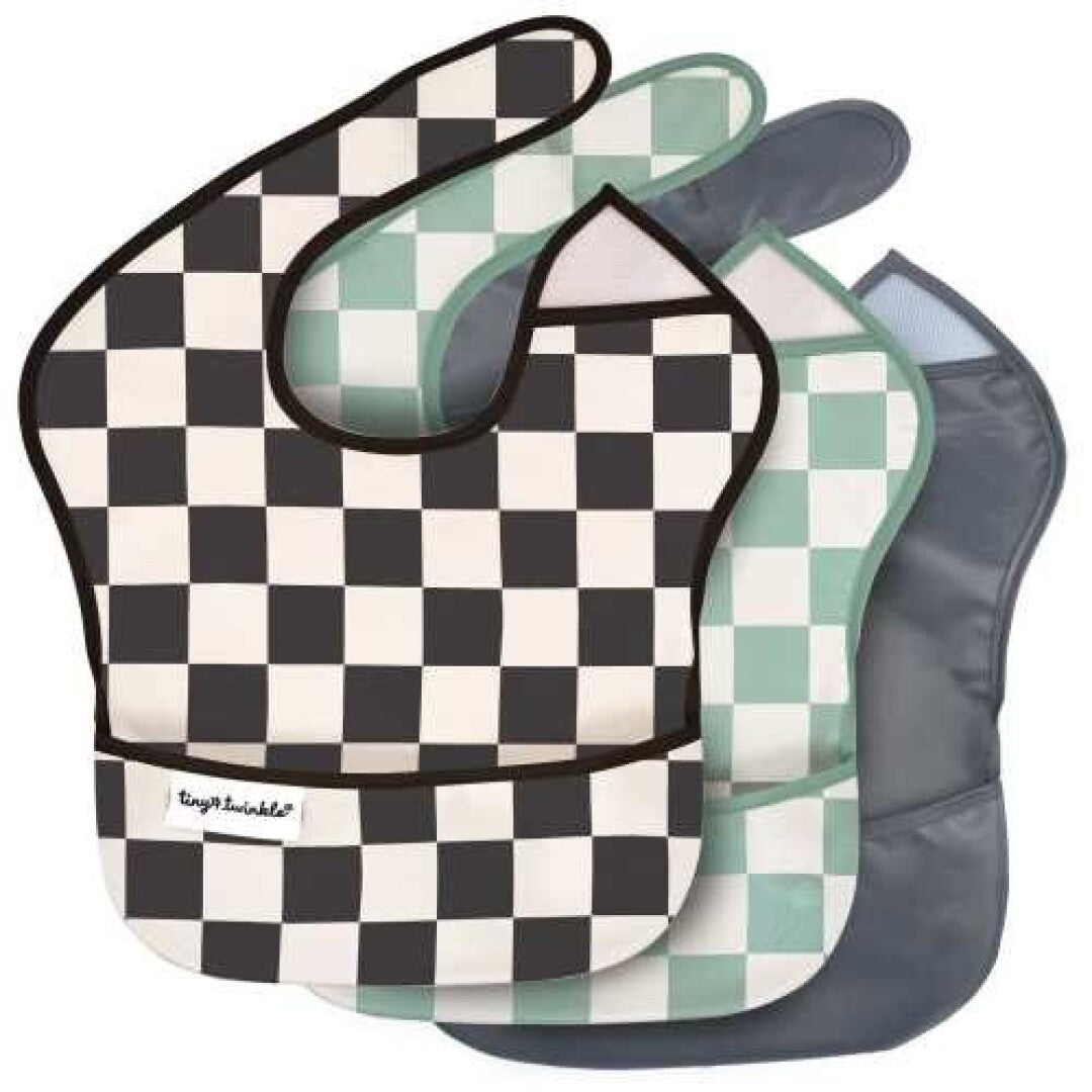 Conjunto de três babetes Tiny Twinkle em tons preto, verde e cinza com padrão aos quadrados.