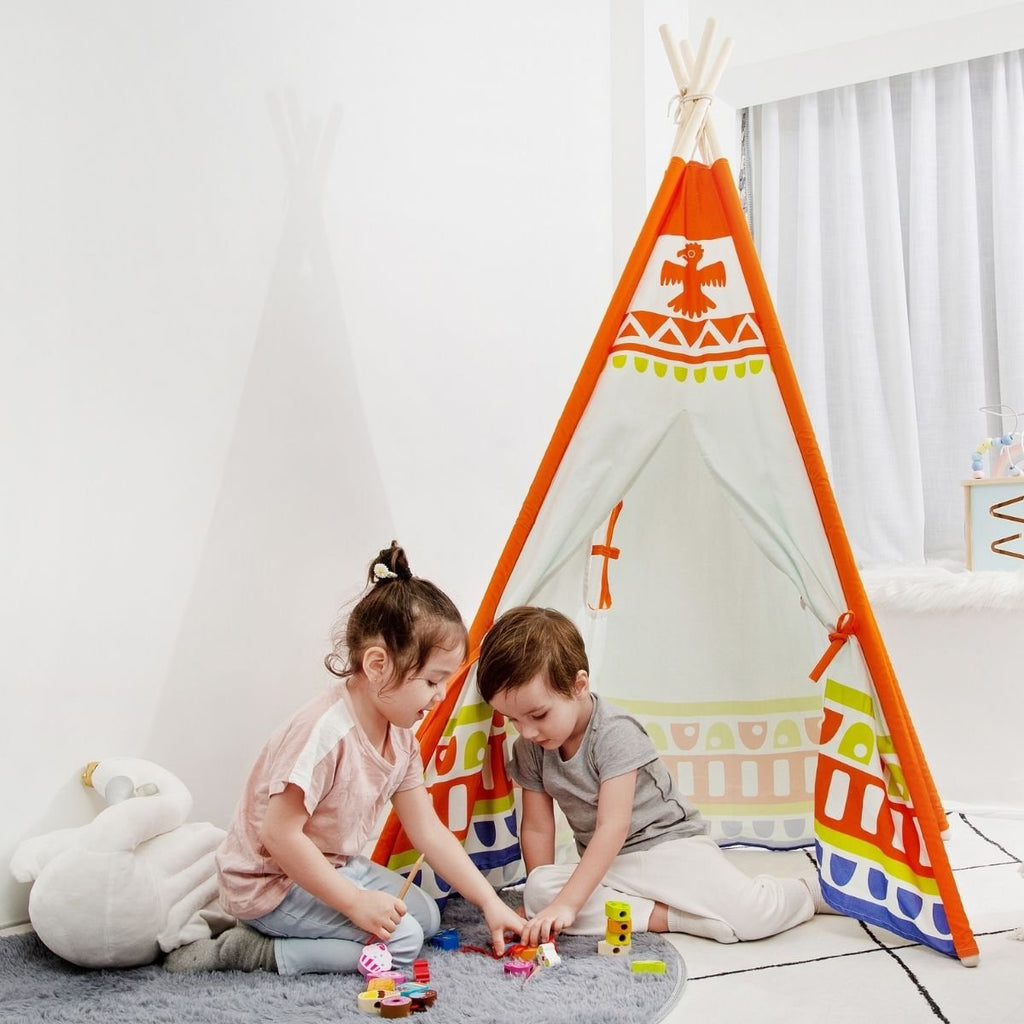 Classic World Tipi Índio Laranja em uso