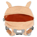 Mochila Trixie Girafa aberta, revelando o compartimento principal com forro laranja e o espaço interior.