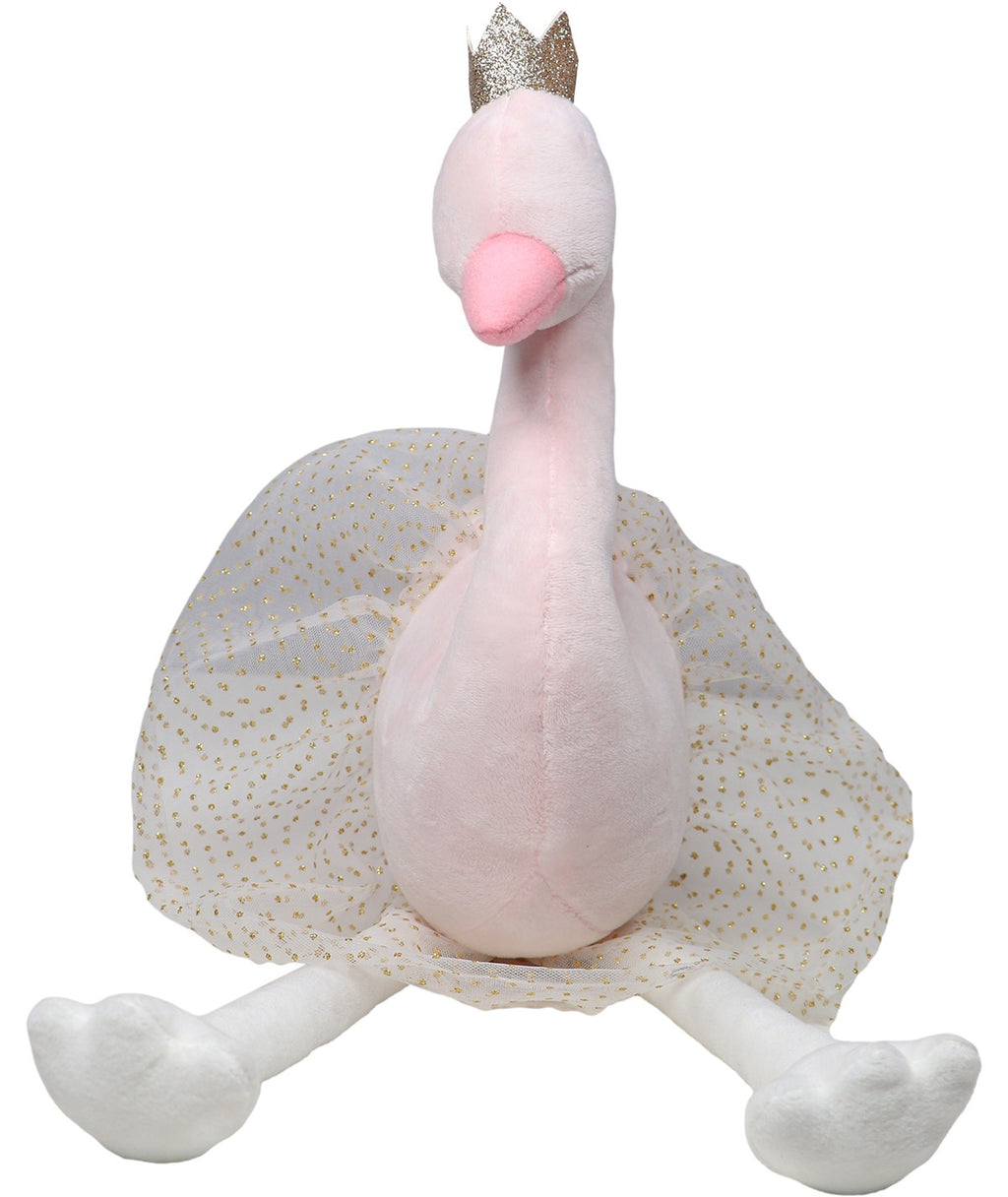 Vista frontal do peluche cisne Ivy sentado, focando na textura macia, saia de tule com brilho dourado e coroa.