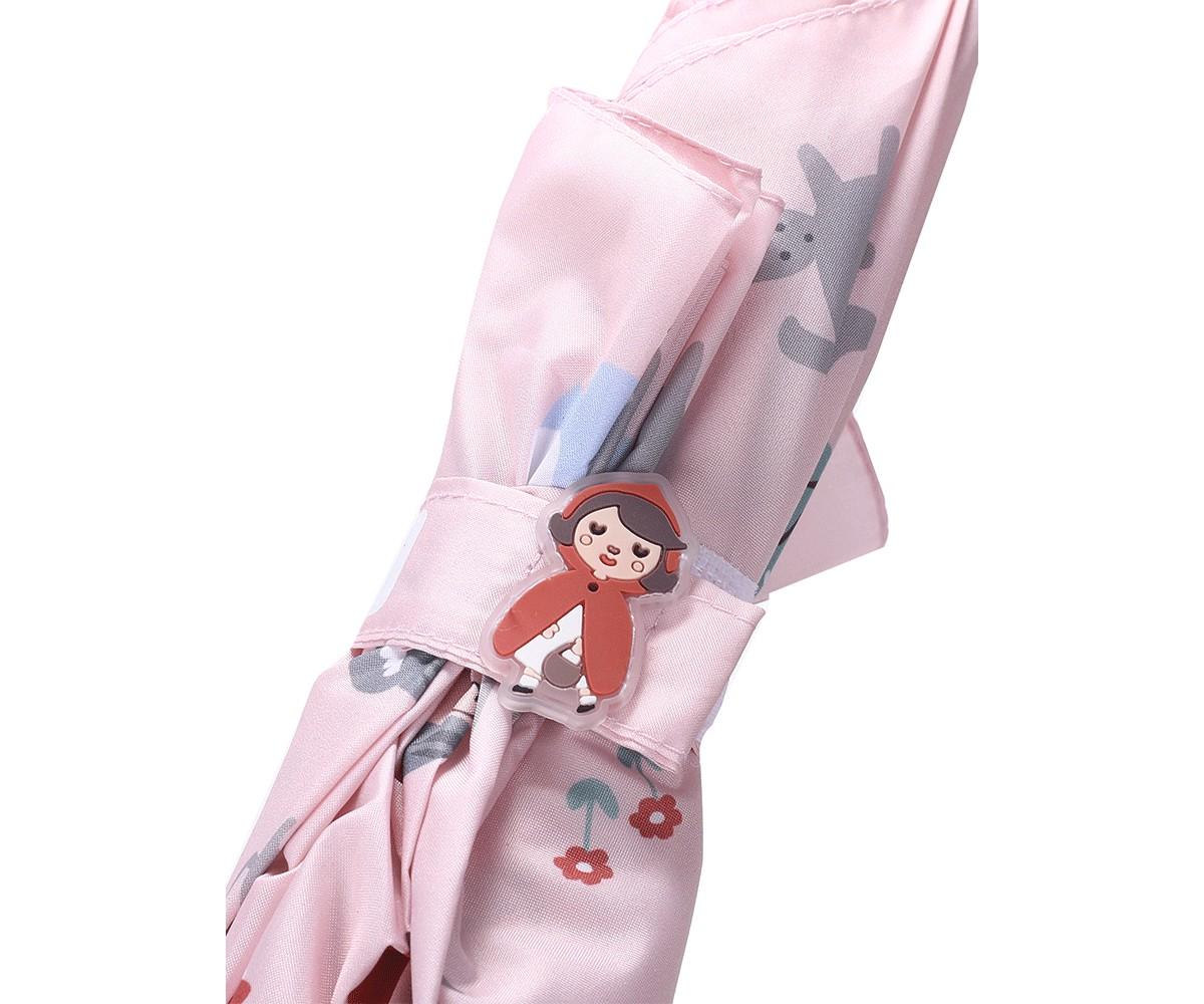 Detalhe do fecho do guarda-chuva Tutete O Capuchinho Vermelho, com o fecho de clipe e o detalhe em silicone da Capuchinho Vermelho.