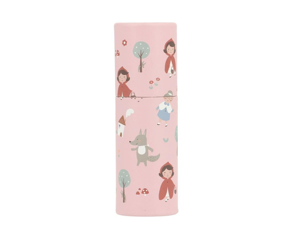 Tubo de lápis Tutete rosa com padrão da história da Chapeuzinho Vermelho, apresentando a menina, o lobo e elementos da floresta.