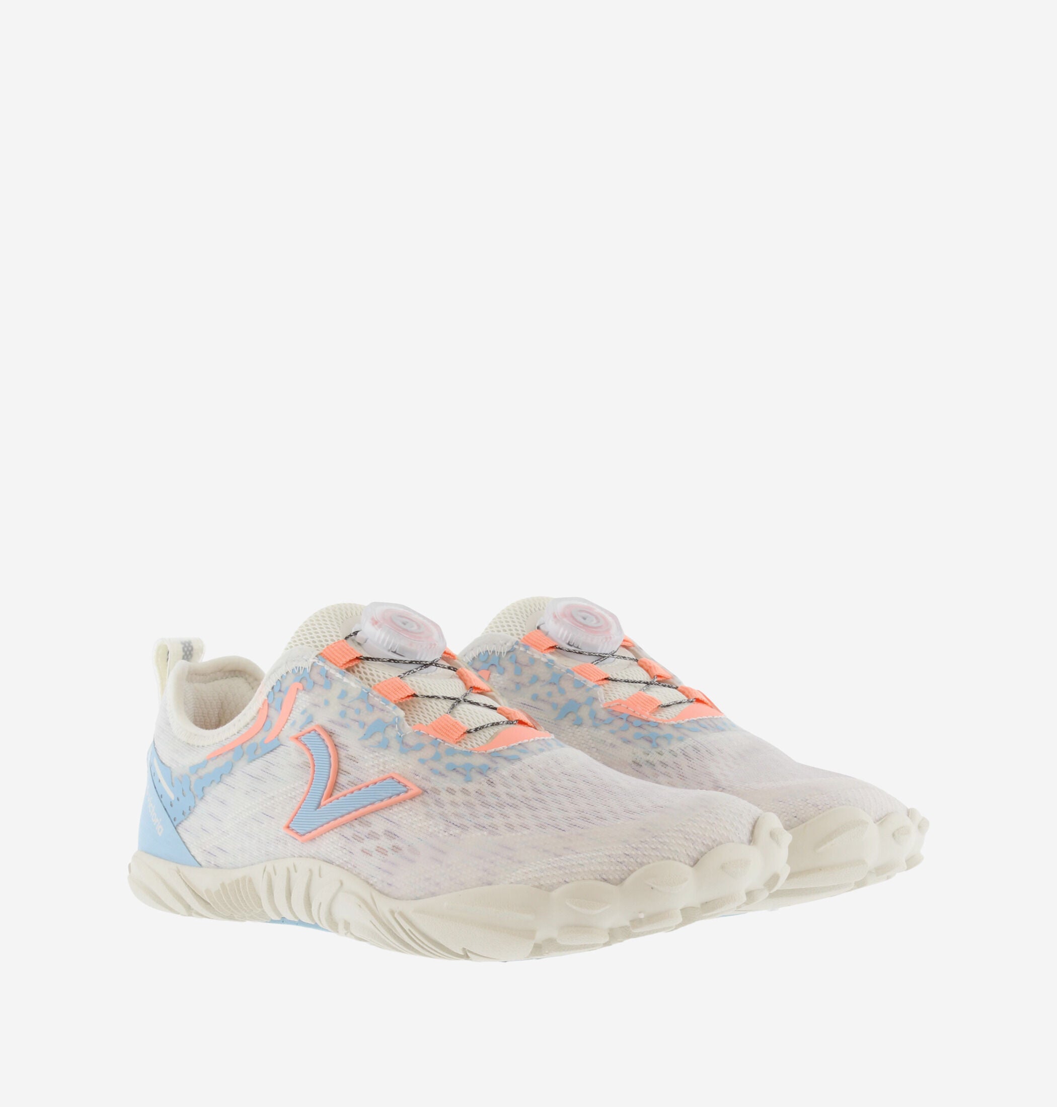 Par de sapatilhas Victoria Barefoot Terratech Mesh azul e bege, vistas de ângulo para mostrar o design completo do produto.