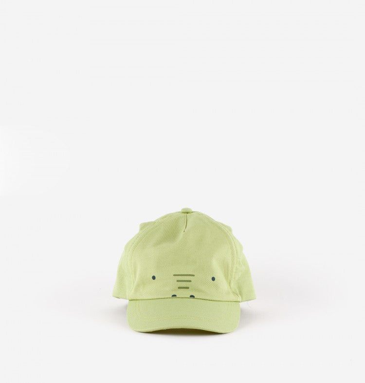 Boné infantil Victoria em lona verde com design de crocodilo, vista frontal em fundo branco.