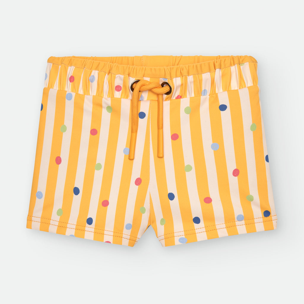 Boxer de praia infantil Waterlemon amarela a riscas com bolinhas coloridas, vista frontal, com cós elástico e atacadores amarelos.