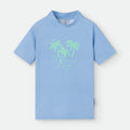 Camisola de banho infantil azul com estampado de palmeiras e proteção UV da Waterlemon.