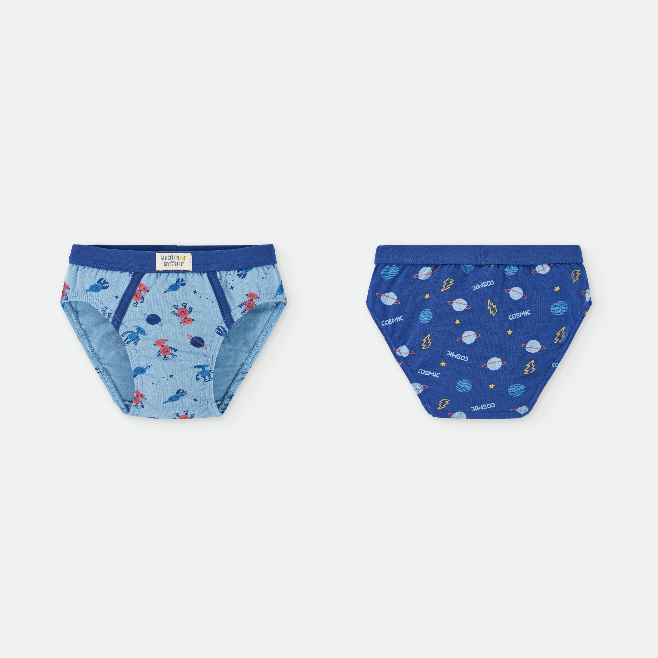 Conjunto de 2 cuecas Waterlemon para criança, com estampas espaciais. Detalhe da frente e verso das cuecas em algodão e elastano.