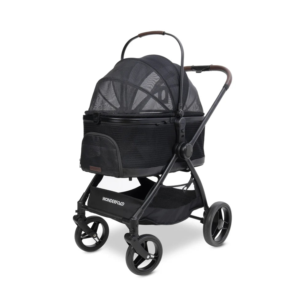 Carrinho de passeio para cães Wonderfold P3 em preto com capota de rede fechada e rodas robustas.