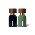 Frascos de perfume natural Wyld Notes Black Book e Smokey Ember de 30 ml com tampa de madeira, sobre fundo branco