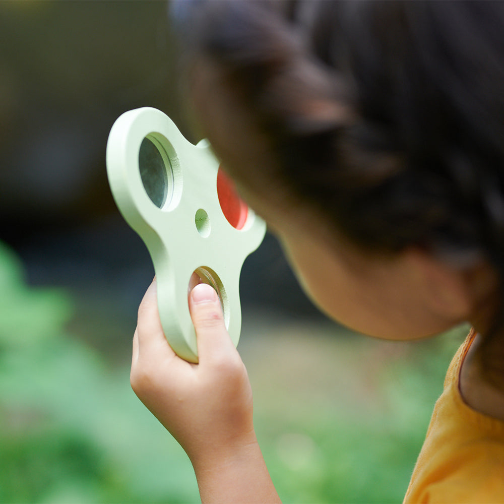 Classic World Magnifying Glass and Visual Prisms