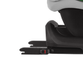 Vista lateral da base ISOFIX da cadeira auto PIPA Next, destacando os pontos de ancoragem e indicadores de instalação.